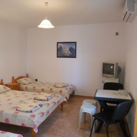 Guest House "Tania" Ahtopol Exterior photo