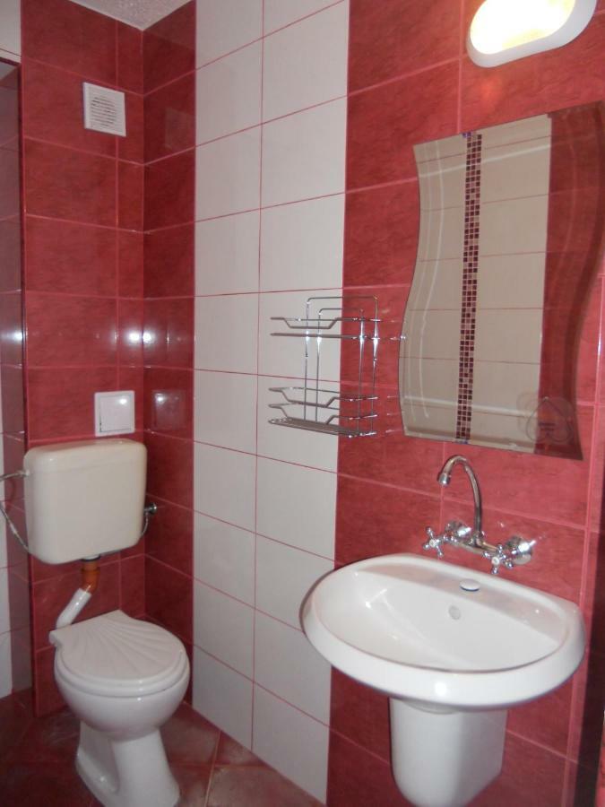 Guest House "Tania" Ahtopol Exterior photo